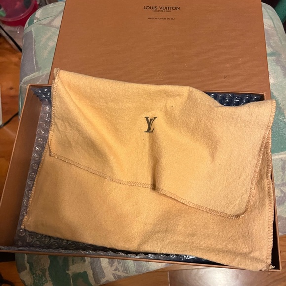 LV Pochette Accessoires Red Epi  Bag - Picture 10 of 11